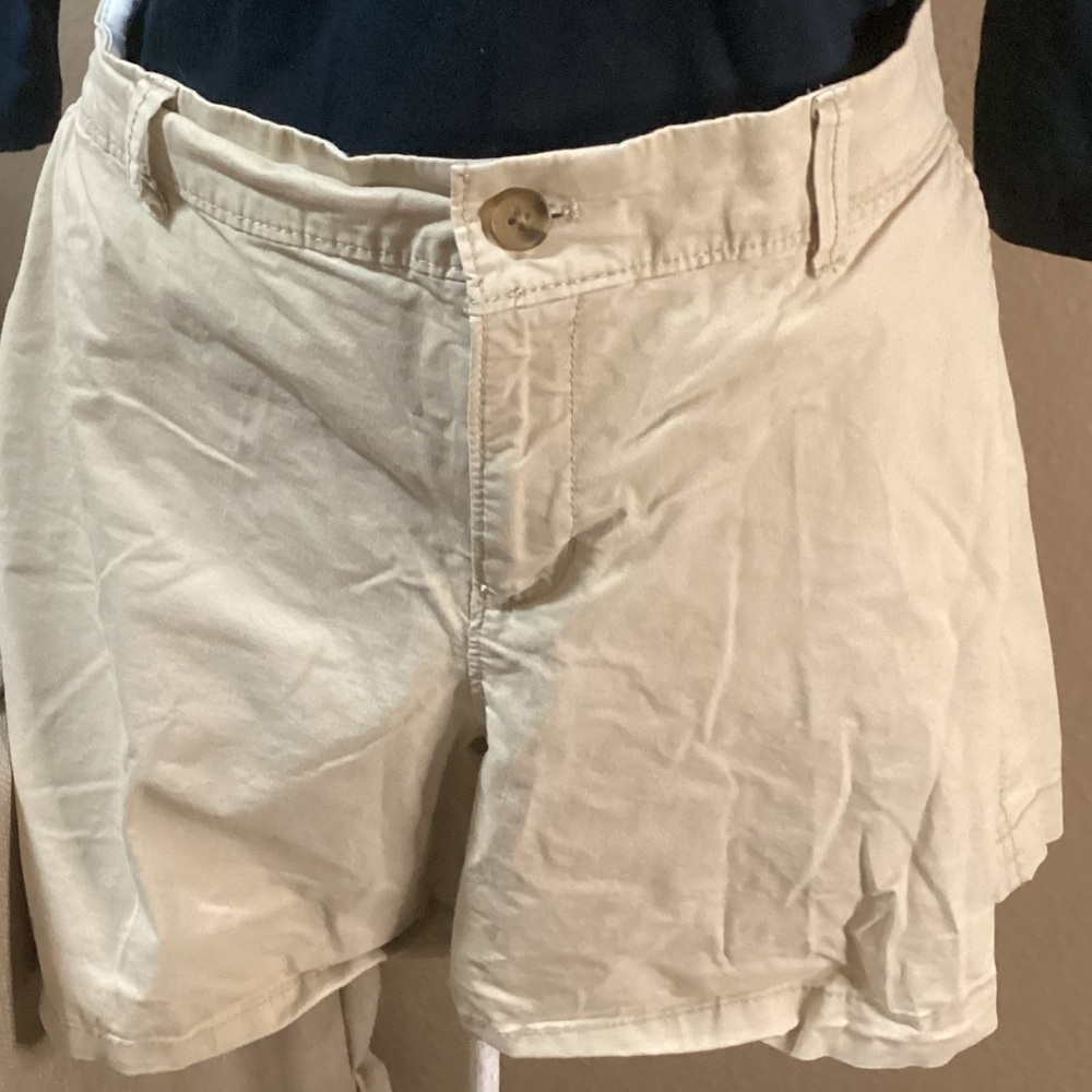 OLD NAVY CREAM SHORT SIZE 14 - Picture 5 of 15